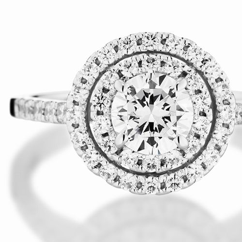 婚約指輪:二重の取り巻きが中石を盛り立て特大サイズの輝きをはなつダブルヘイロースタイル