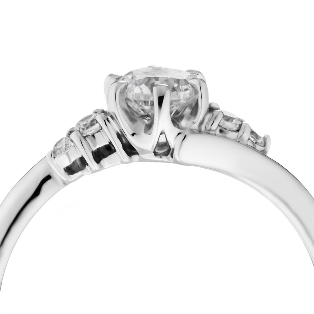 婚約指輪 5つのダイヤモンドが寄り添ってきらめく人気の華やかなs字ライン 福岡の婚約指輪 結婚指輪 宝石 時計いのうえ